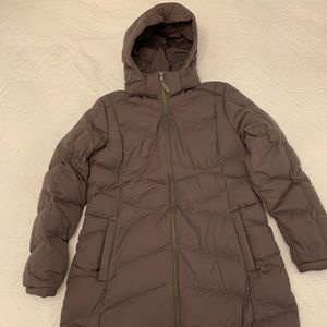 LL Bean Downtek puffer coat. Detachable hood, zip pockets. Waterproof. NWT Large